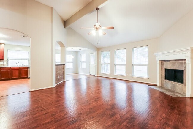 Foto del edificio - 27 Orchid Grove Pl