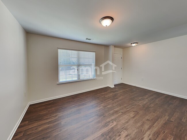 Foto del edificio - 1748 Eastway Dr