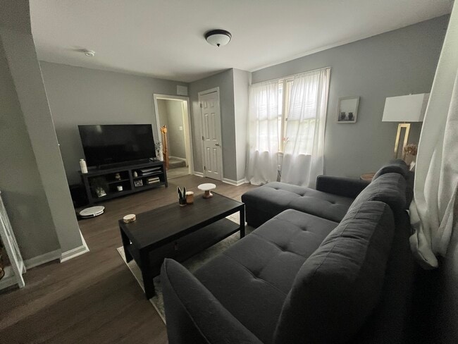 Photo - 105 Mill Ln House