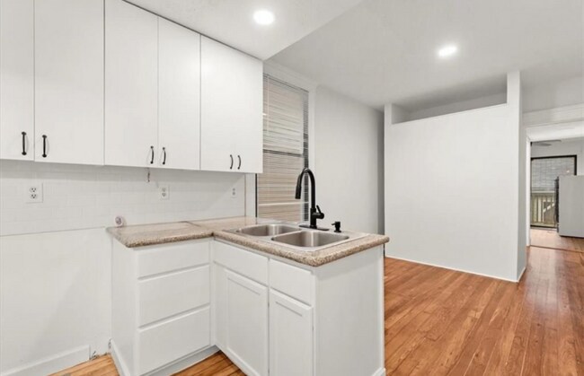 Foto del edificio - 740 Oakland Ave SE