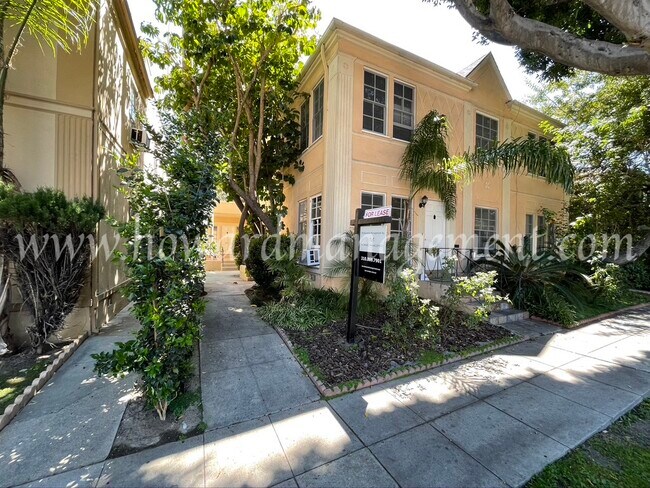 Building Photo - 9008 Burton Way