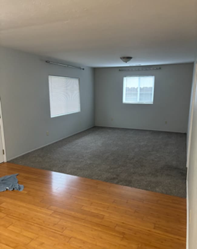 Building Photo - 1759 Hooker Oak Ave