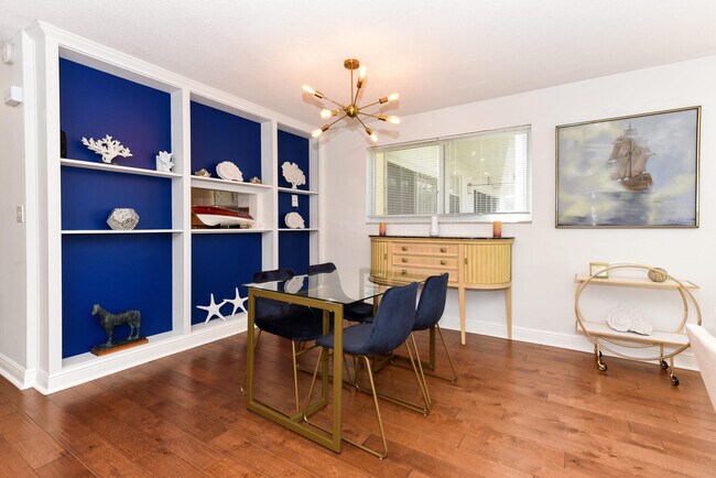 Building Photo - 1189 Hillsboro Mile