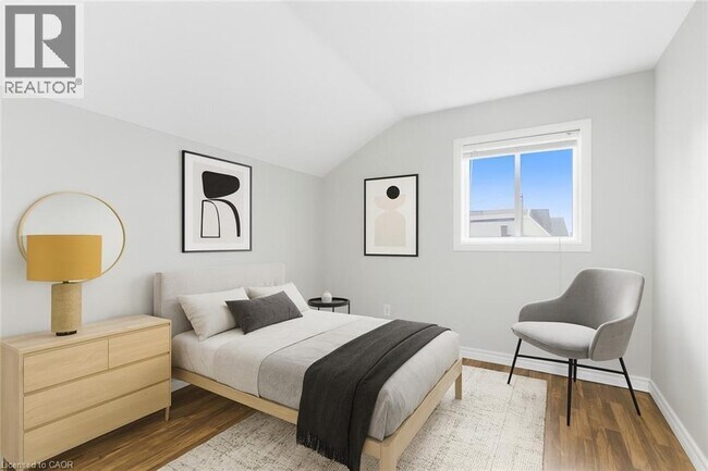 Photo du bâtiment - 2 Windsor St