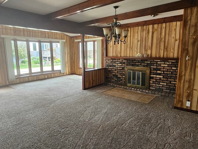 Building Photo - 8150 N Thorsen Ln