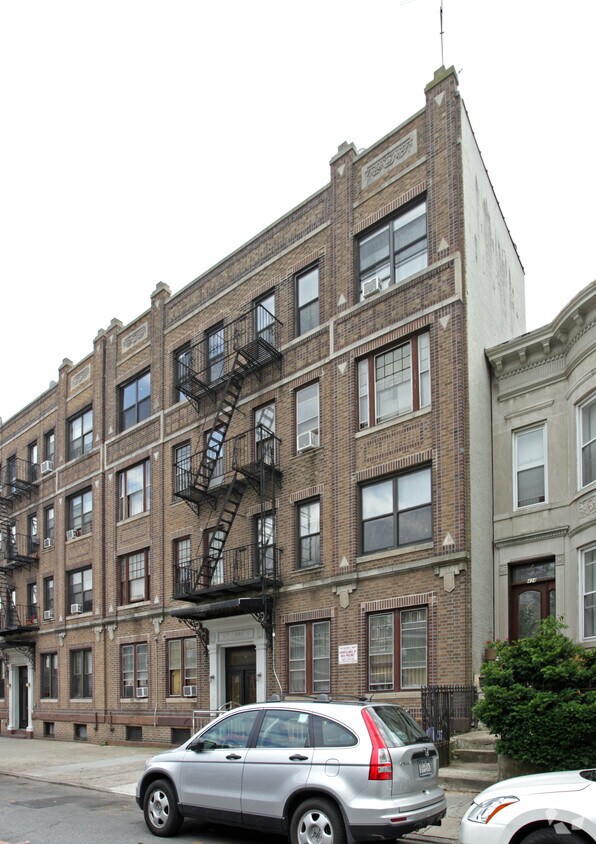 Building Photo - Lucille