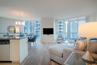 Building Photo - 6 York St