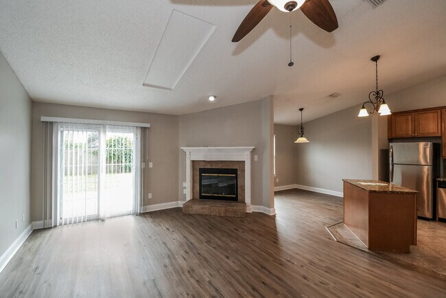 Building Photo - 8544 Moss Pointe Trail N