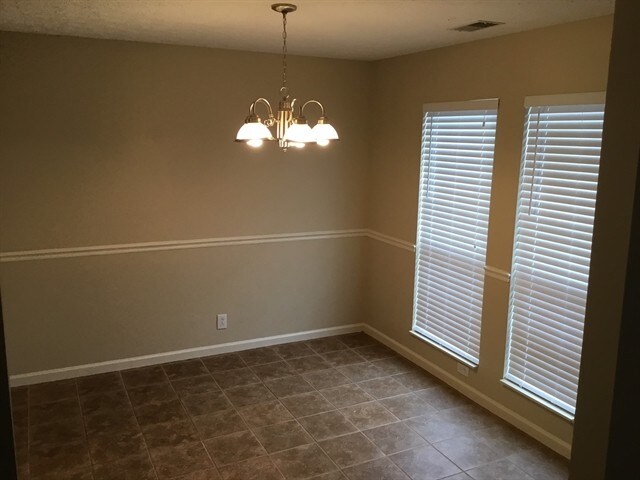Foto del edificio - 104 Charleston Ct