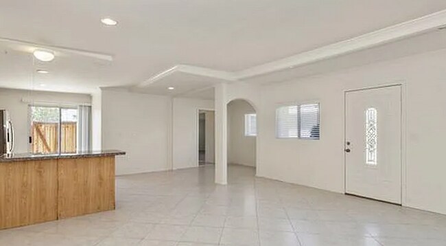 Foto del edificio - Pomona Duplex