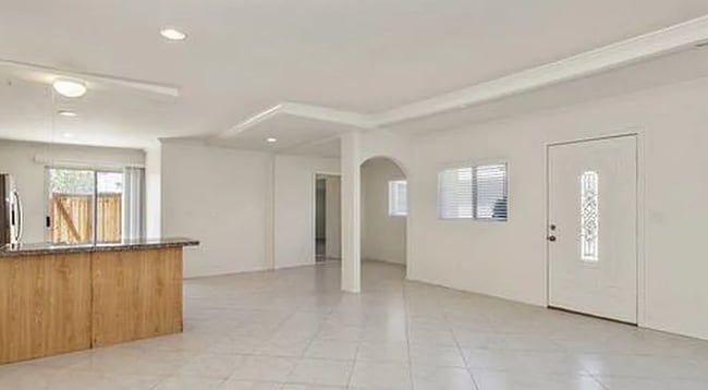 Building Photo - Pomona Duplex