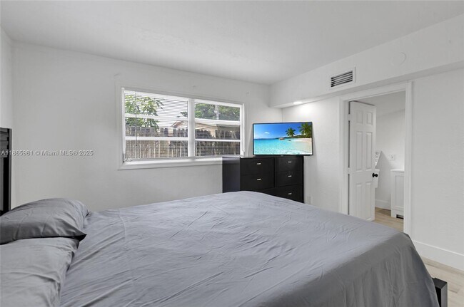 Foto del edificio - 5836 Hope St