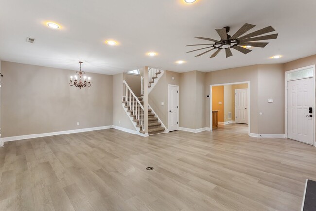 Building Photo - Spacious Kiln Creek Home with Smart Tech, ...