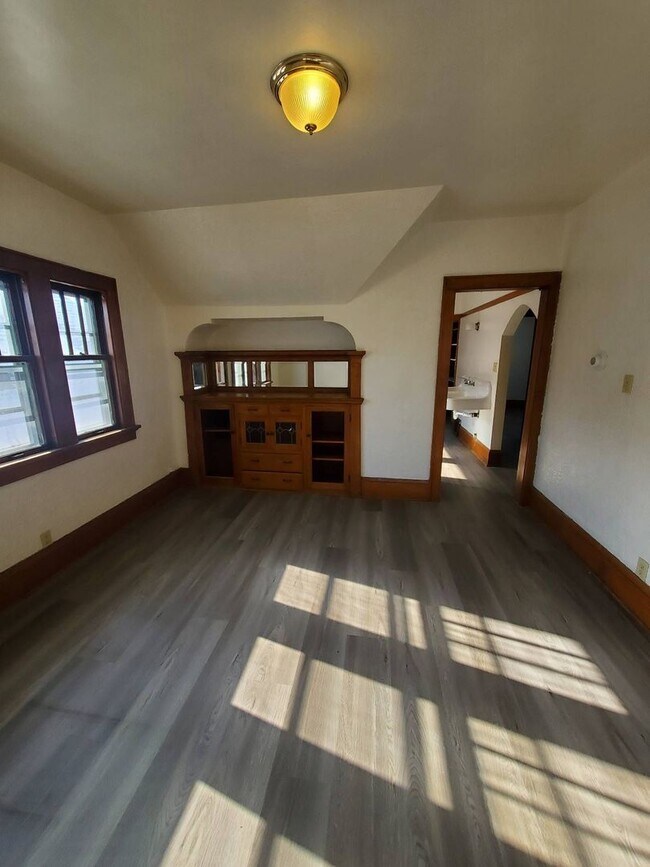 Building Photo - 4619 N 42nd St. (Duplex)