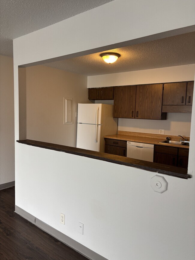 Foto del edificio - 1601 Center Point Rd NE