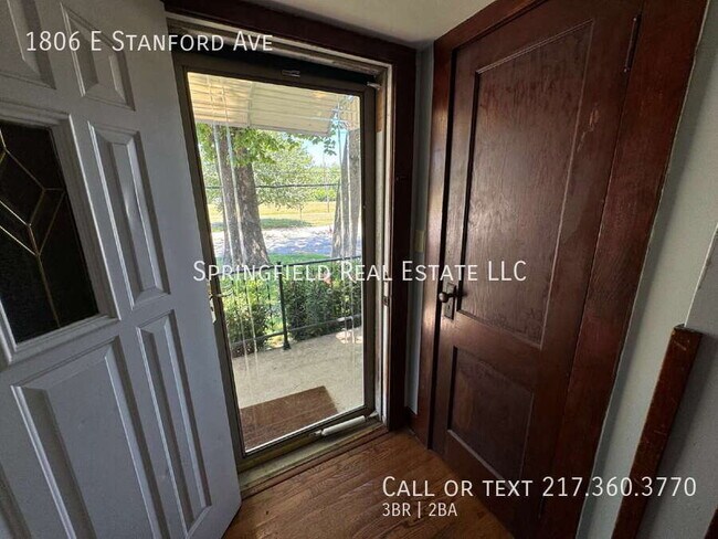 Foto del edificio - 1806 E Stanford Ave