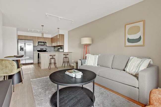 Building Photo - 901 S Ashland Ave