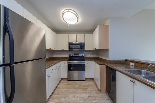 Building Photo - 2280 SW 32nd Ave