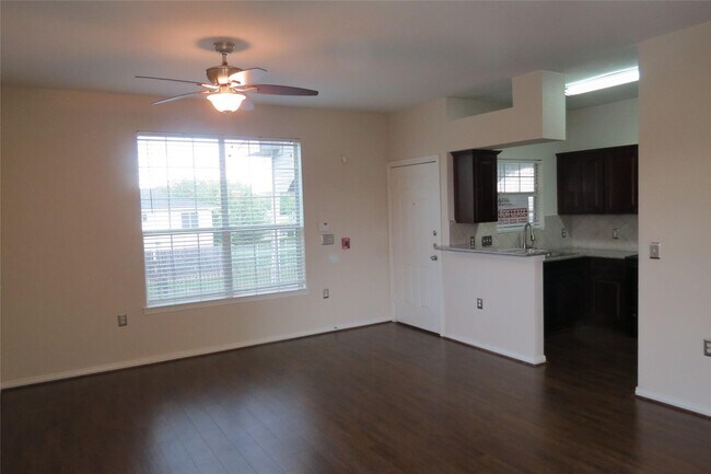 Foto del edificio - For Lease 1st Floor Unit | 2 Bed, 1 Bath | 860 Sq Ft | Southland Terrace Community |