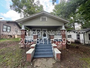 Building Photo - 806 12th Ave