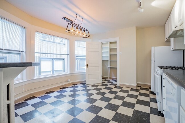 Interior Photo - Alexander Apartments