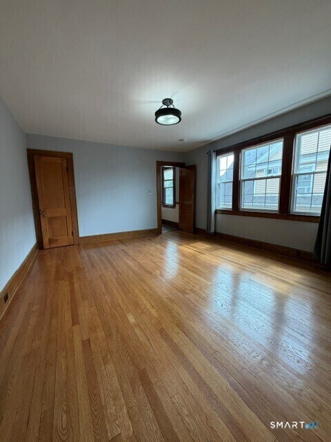 Foto del edificio - 82 Scofield Ave