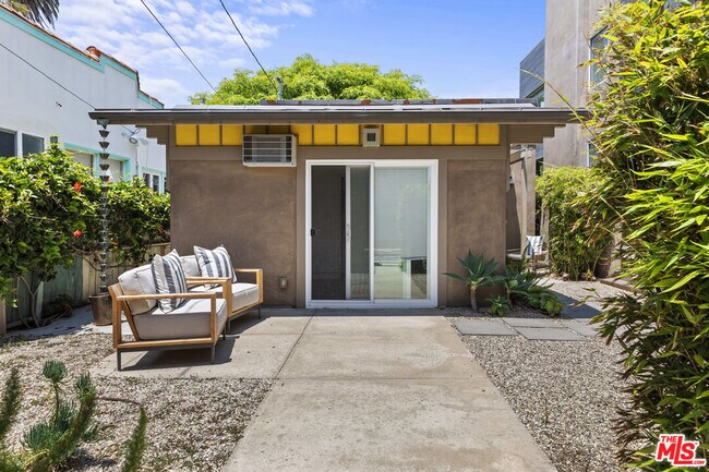 Building Photo - 522 Rialto Ave