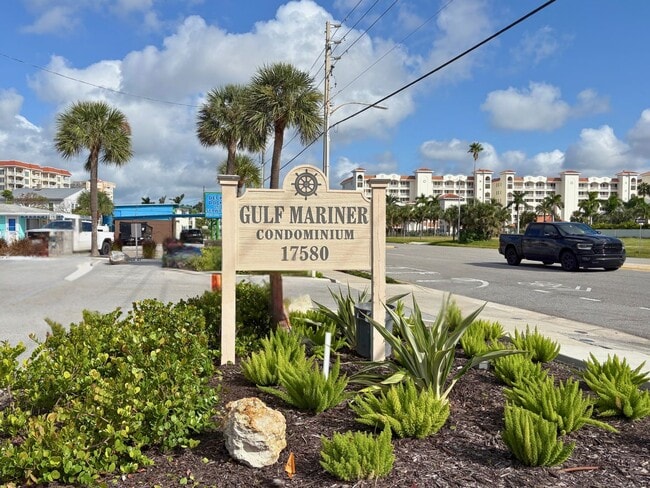 Building Photo - Calling All Snowbirds! 2-Bed, 2-Bath Condo...