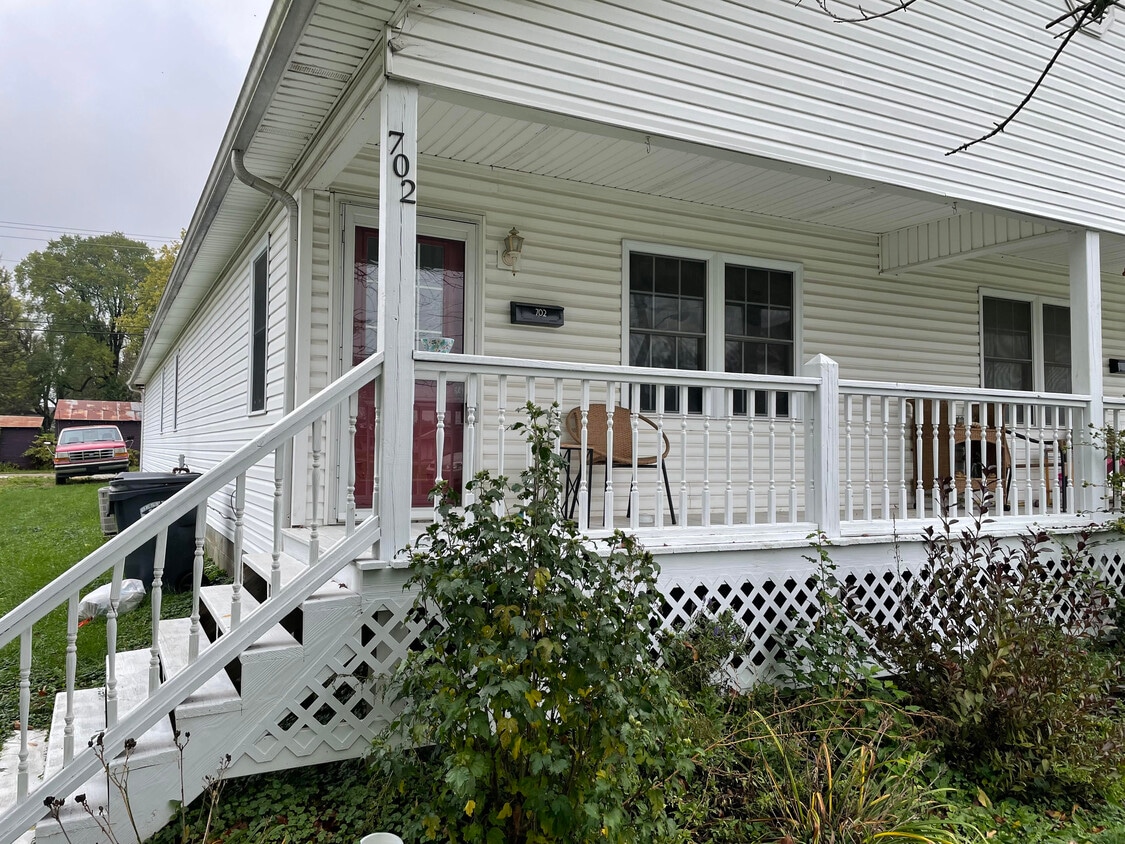 Foto principal - 702 W Adams St