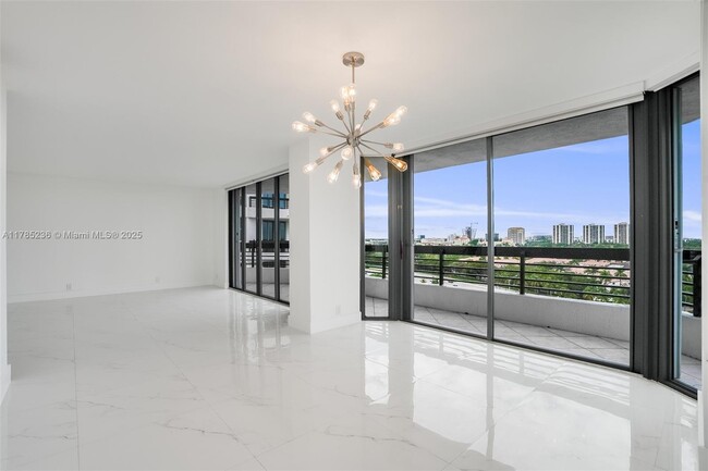 Building Photo - 3500 Mystic Pointe Dr