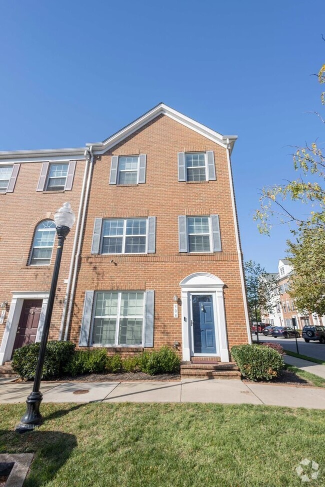 Building Photo - 304 Parkin St
