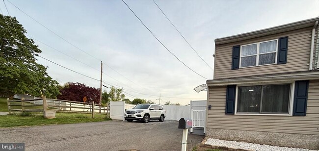 Building Photo - 1820 Newport Rd