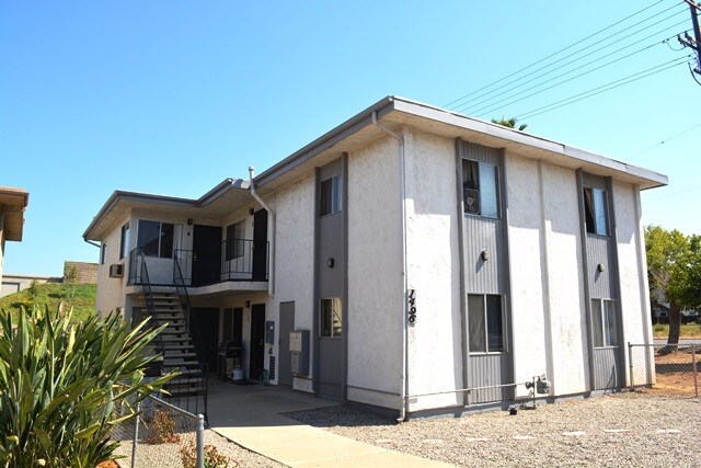 Primary Photo - 1496 Oakdale Ave