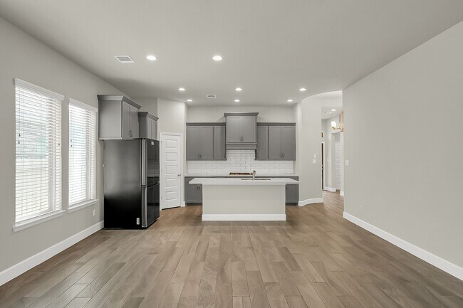 Foto del edificio - 328 Rise Ln