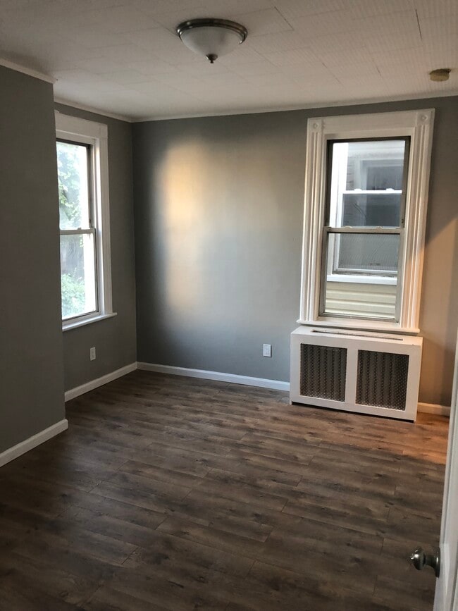 Building Photo - 504 Gregory Ave