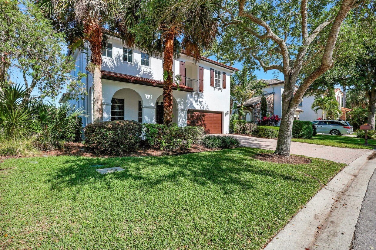 Primary Photo - 713 Bocce Ct