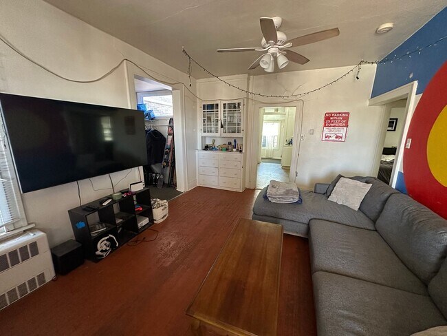 Building Photo - 715-723 19th