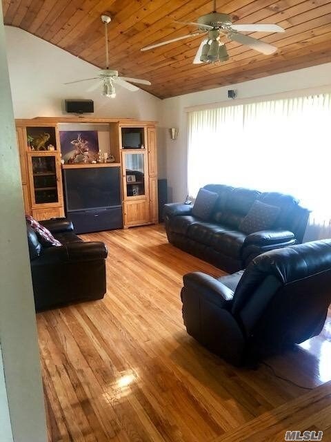 Foto del edificio - 1424 E Forks Rd