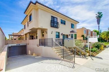 Foto principal - 730 S Marengo Ave