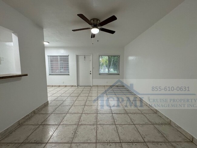 Foto del interior - 100 SW 9th St