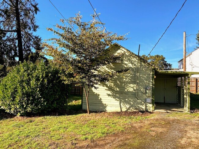Building Photo - 9261 Old Highway 99 S