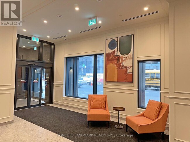 Photo du bâtiment - 180 Front St E