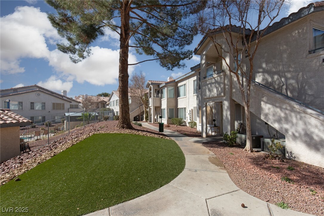 Primary Photo - 3070 Tarpon Dr