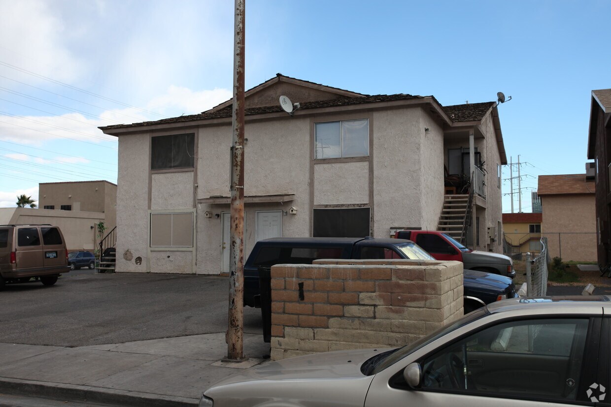 Building Photo - Sierra Baja