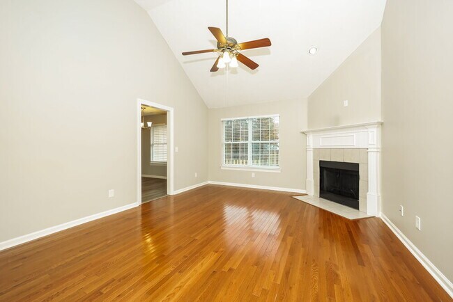 Foto del edificio - 3427 Belle Chase Dr