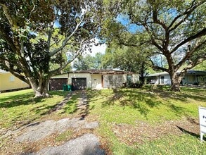 Building Photo - 2810 N Houston Dr