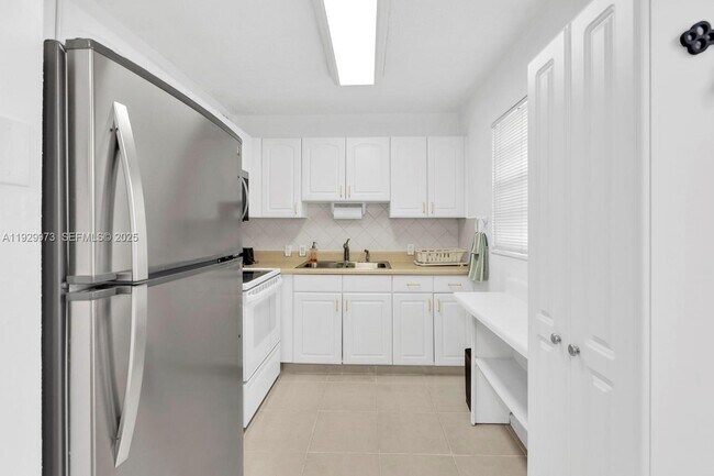 Building Photo - 130 Brighton Dr