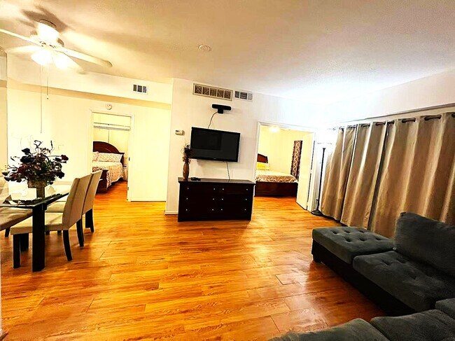 Foto del edificio - 2207 S Braeswood Blvd