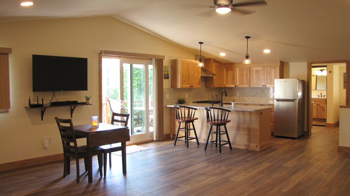 Foto principal - 5629 Elmira Rd