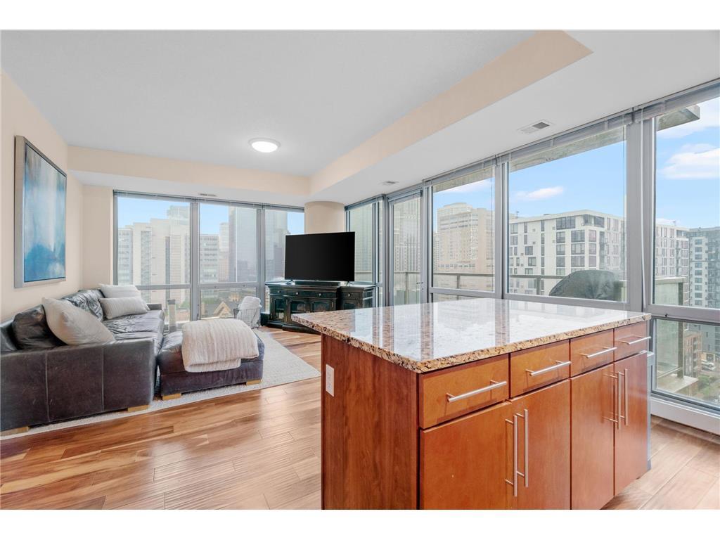 Foto principal - 929 Portland Ave